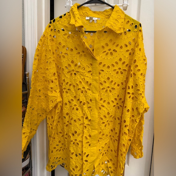 Topshop Tops - Topshop Yellow Eyelet Button Down Shirt